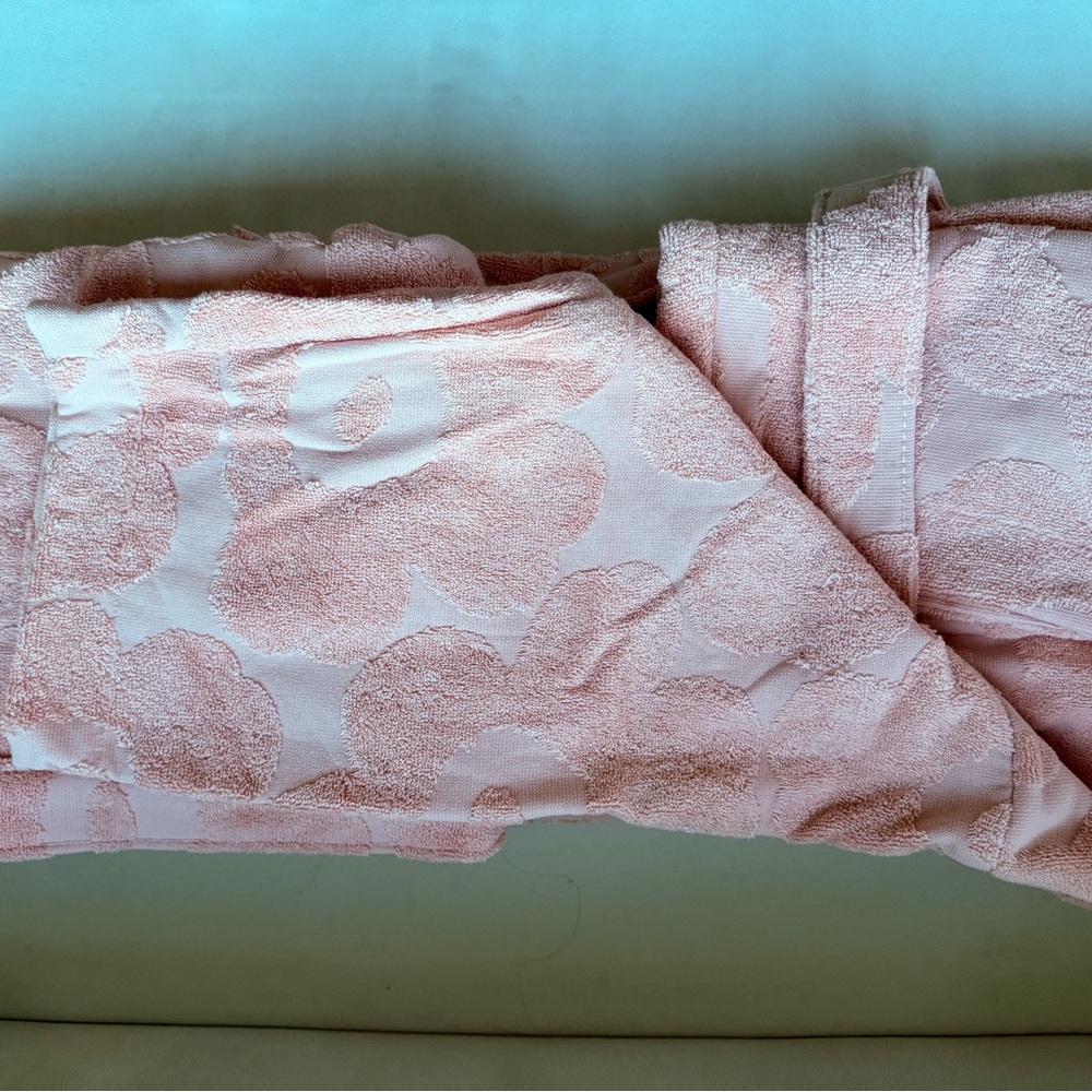 Marimekko Pieni Unikko Powder Pink Textured Bathrobe - Picture 4 of 5
